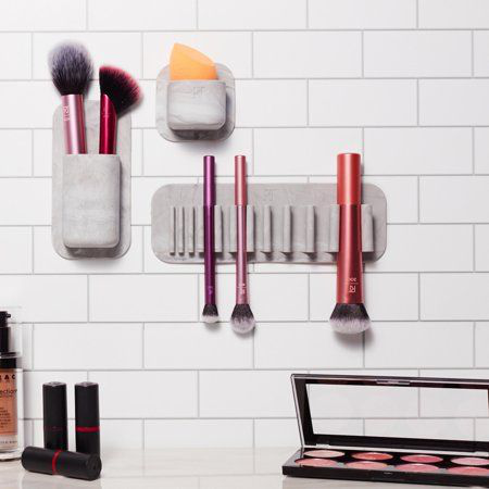 different types of makeup tools