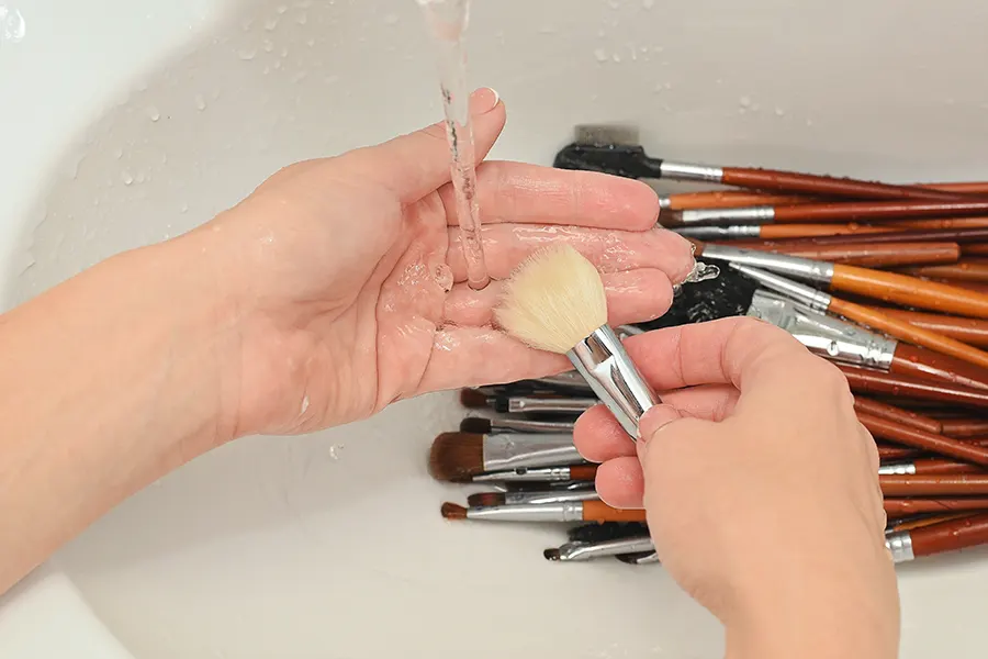cleaning makeup brushes
