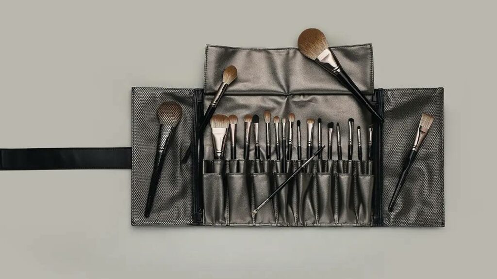 10 Natural Makeup Brushes Brands (Plastic Free & Eco Friendly)