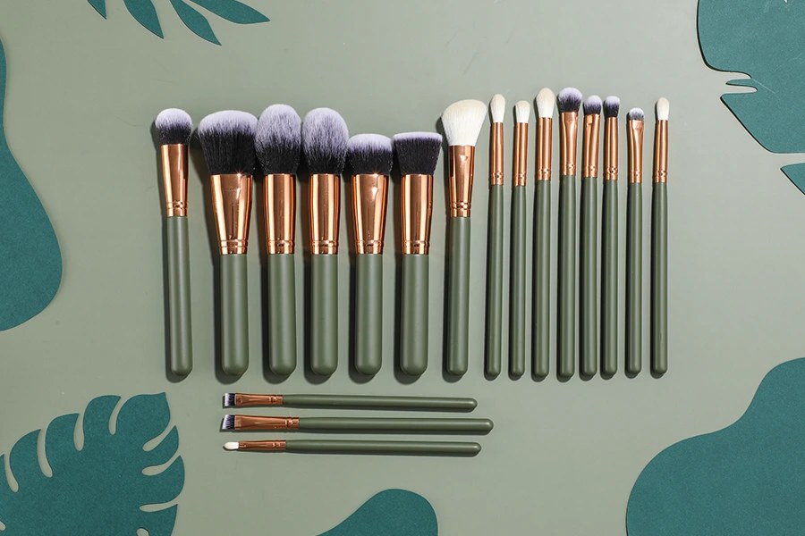 How to Choose the Best Natural Makeup Brushes