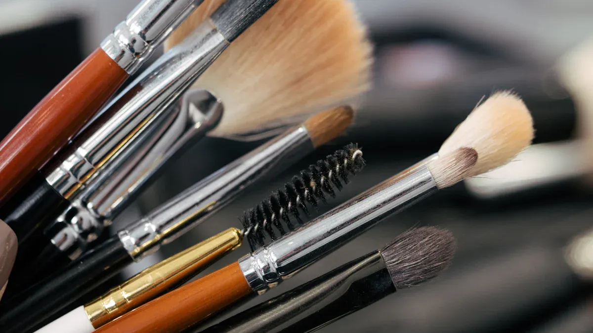Blush Brush Features
